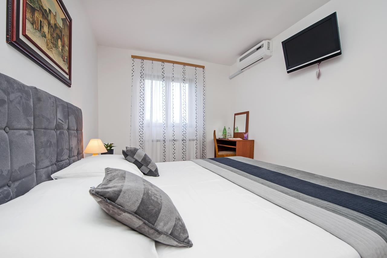 Ladonja Bb Rooms, Family Run Bed & Breakfast Rovinjsko Selo Exterior foto